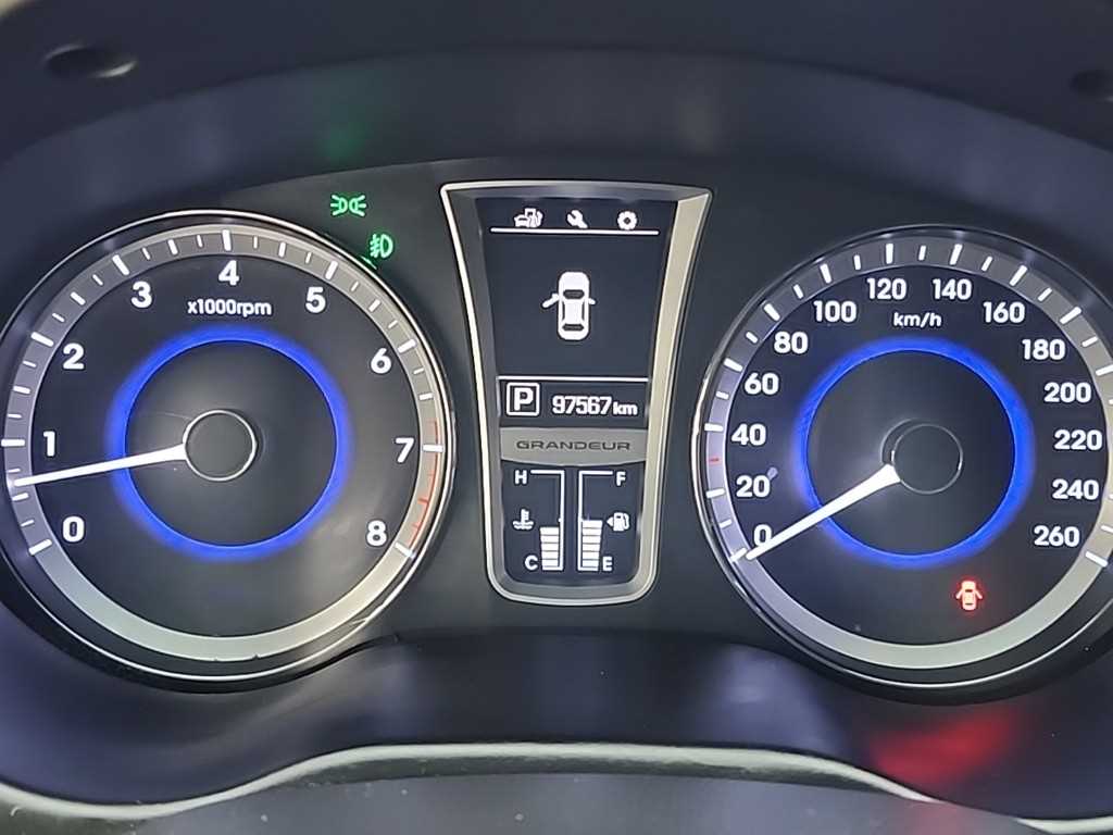 HYUNDAI Grandeur - Vista 6