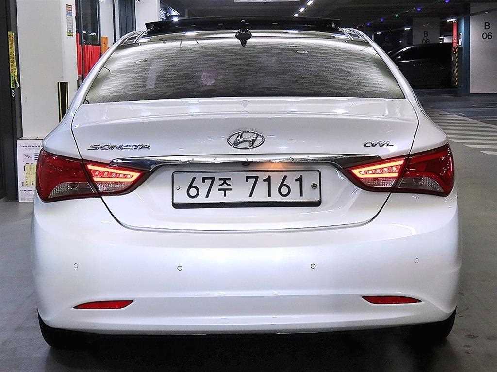 HYUNDAI Sonata - Vista 5