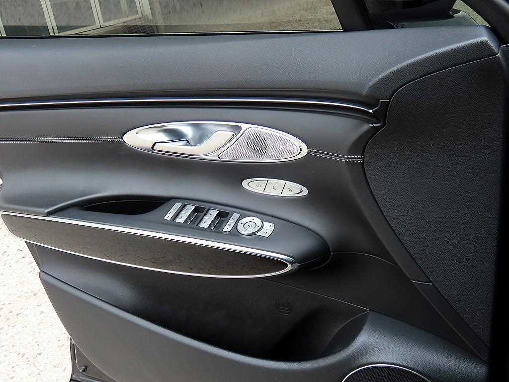 Genesis GV70 - Vista 12