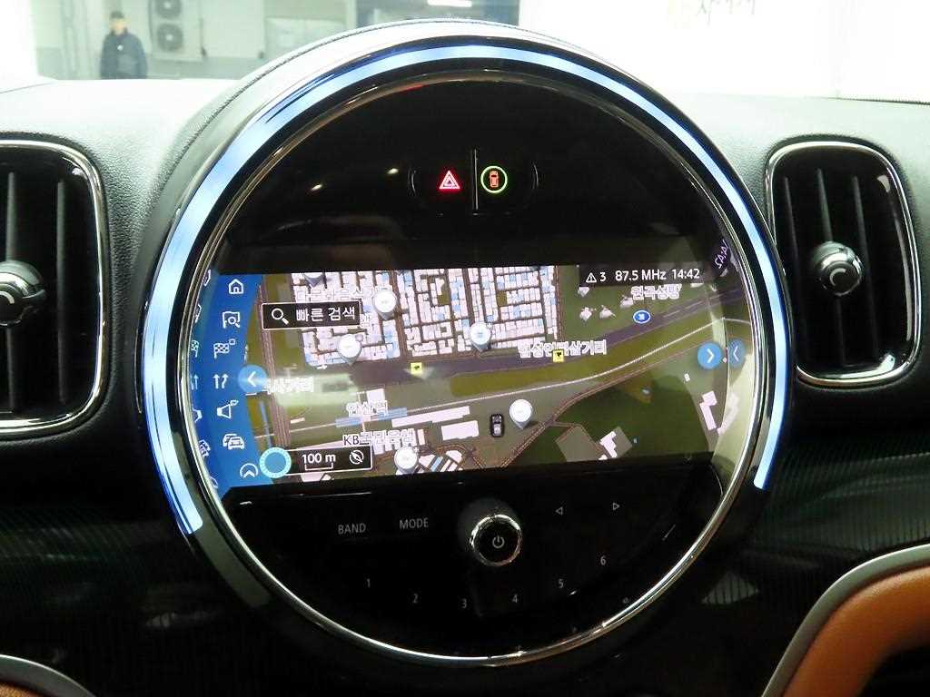 Mini Countryman - Vista 8