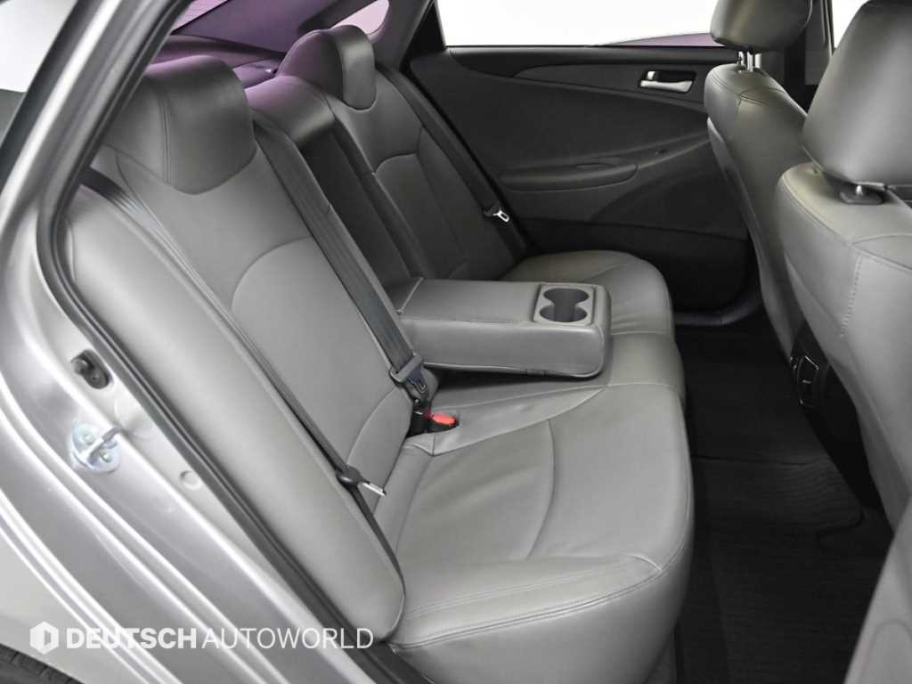 HYUNDAI Sonata - Vista 12