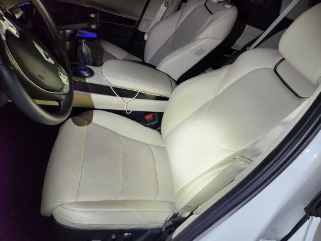 Genesis GV70 - Vista 12