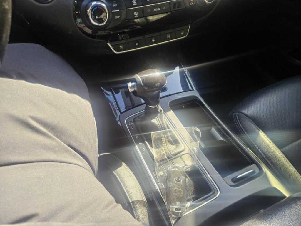 KIA Sorento - Vista 8