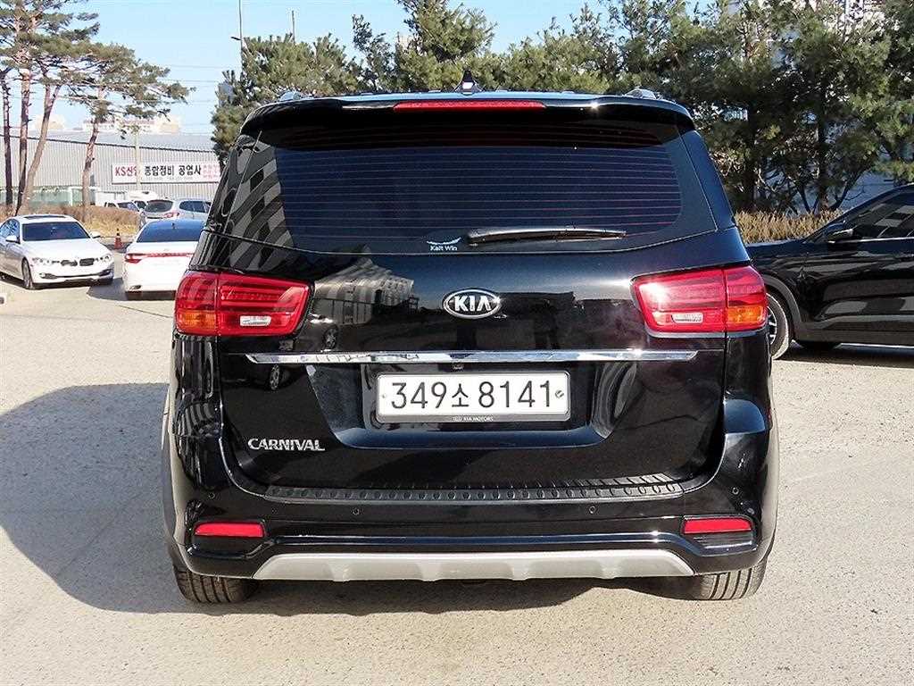 KIA Carnival - Vista 4