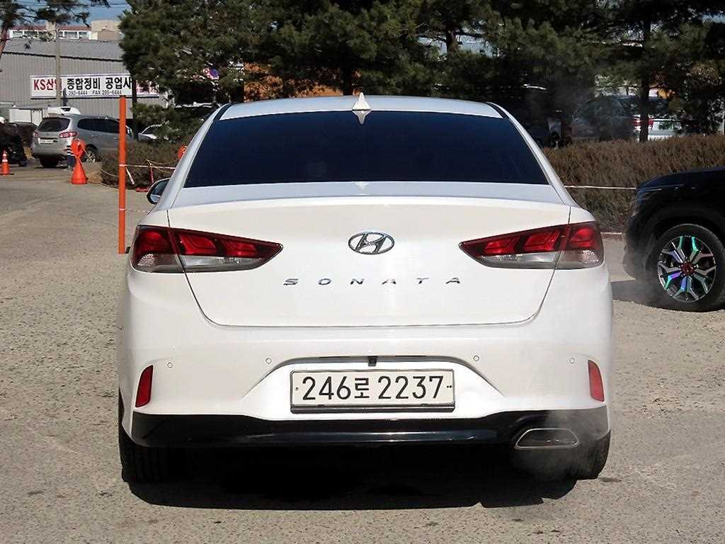 HYUNDAI Sonata - Vista 4
