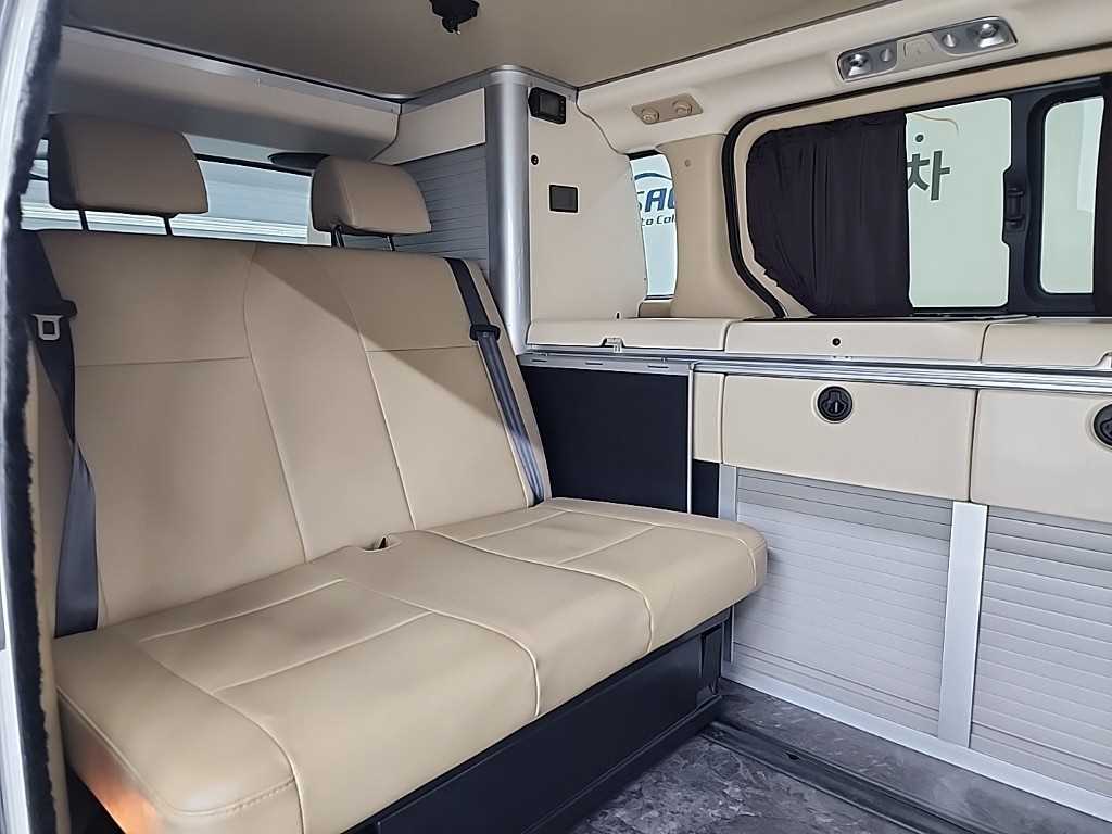 HYUNDAI Starex - Vista 12