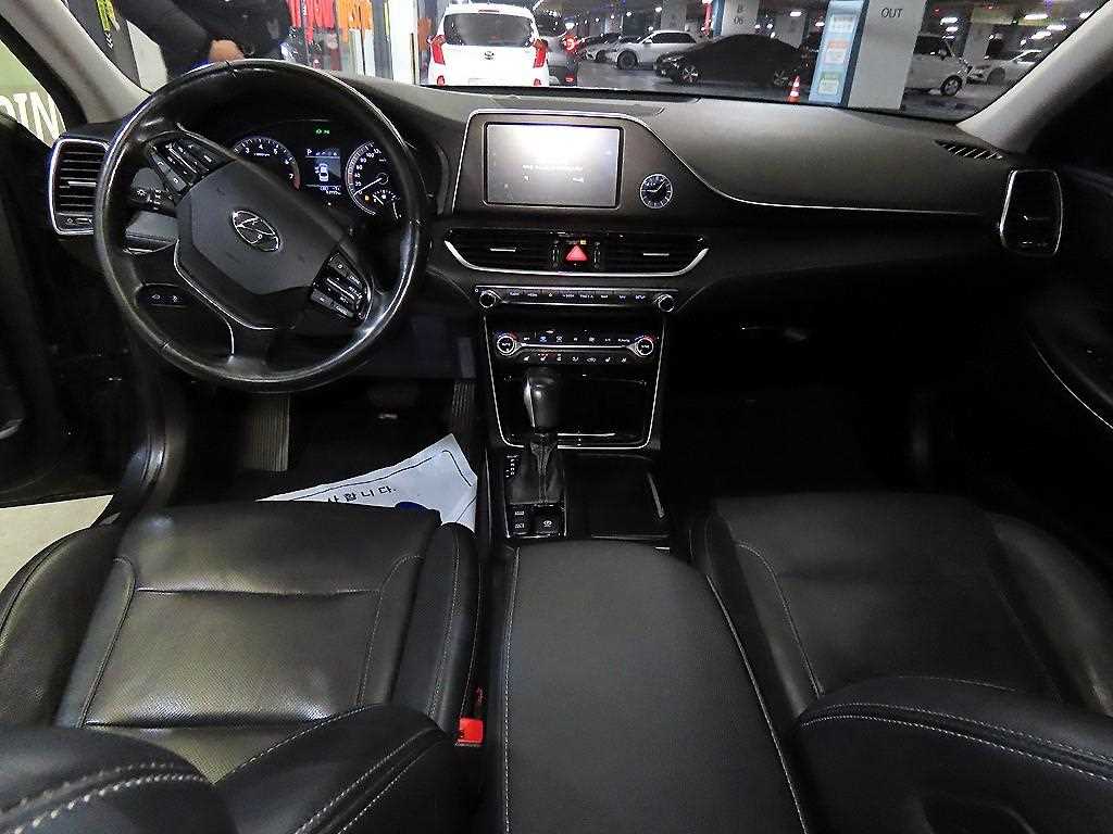 HYUNDAI Grandeur - Vista 10