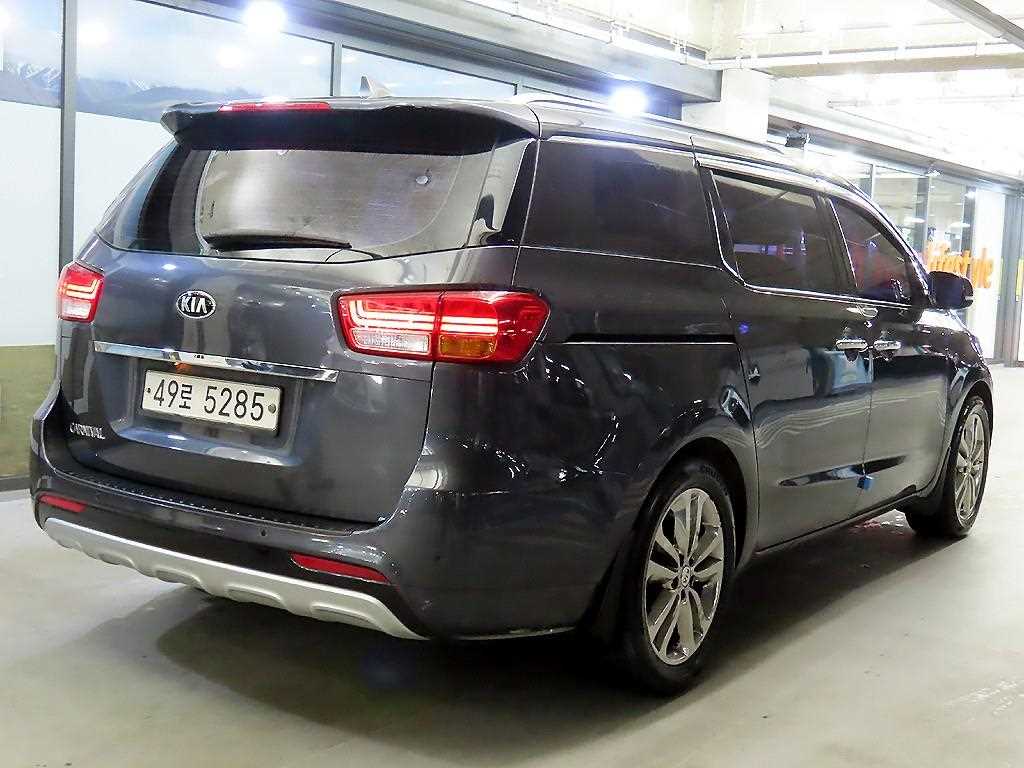 KIA Carnival - Vista 4