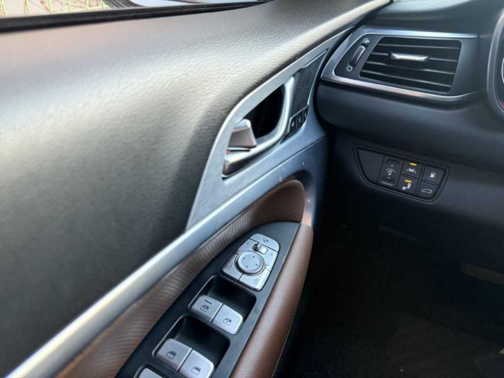 Genesis G70 - Vista 7