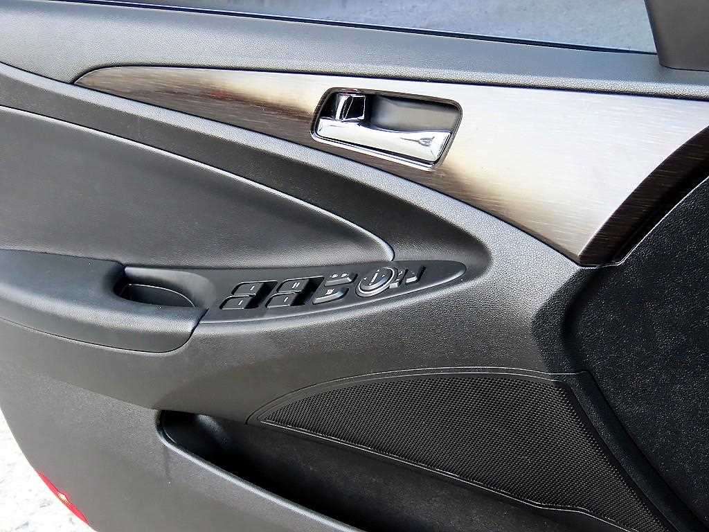 HYUNDAI Sonata - Vista 11