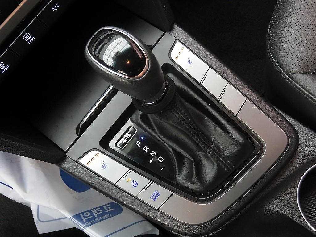 HYUNDAI Avante - Vista 11