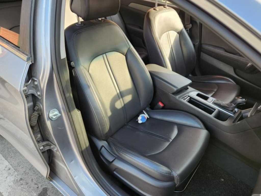 HYUNDAI Sonata - Vista 5