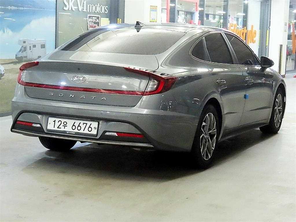 HYUNDAI Sonata - Vista 4