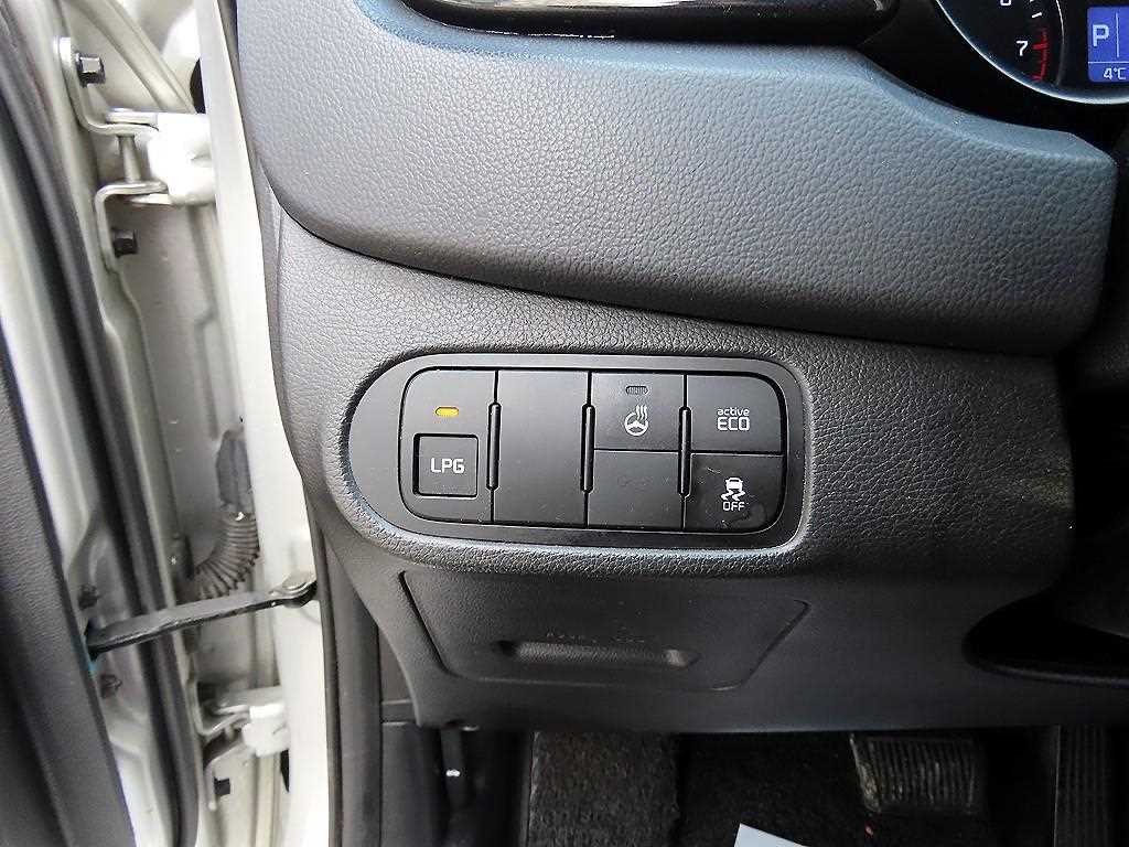 KIA Carens 2016 Plateado - Importación desde Corea - HF Imports Iquique - Foto 13