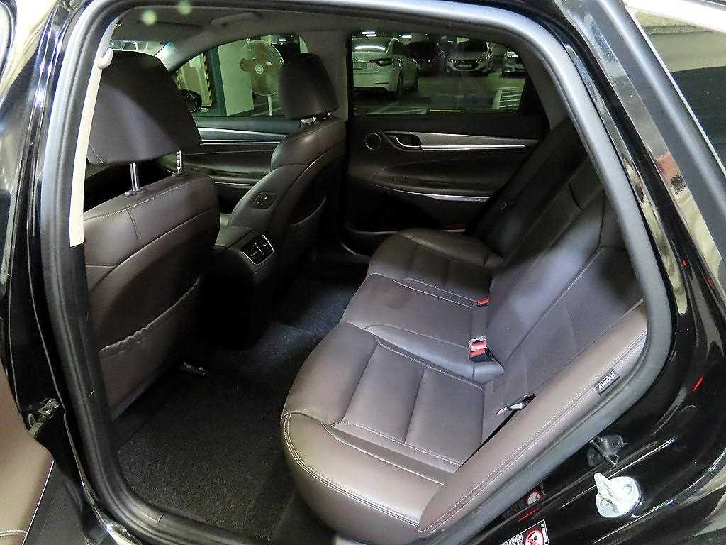 HYUNDAI Grandeur - Vista 7