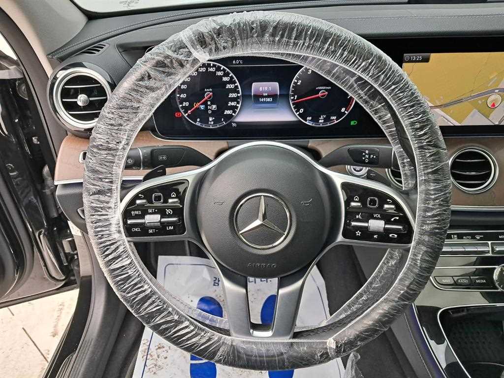 Mercedes Benz E class - Vista 7