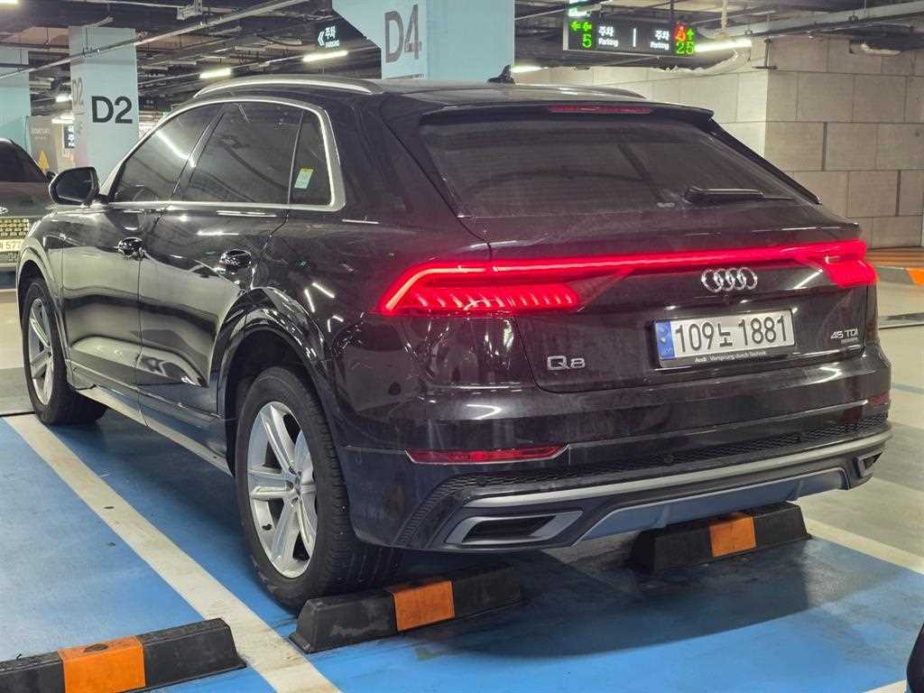 Audi Q8 - Vista 4