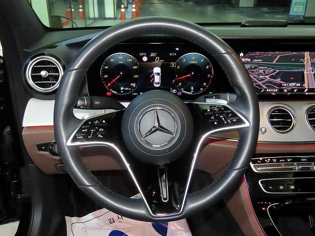 Mercedes Benz E class - Vista 8