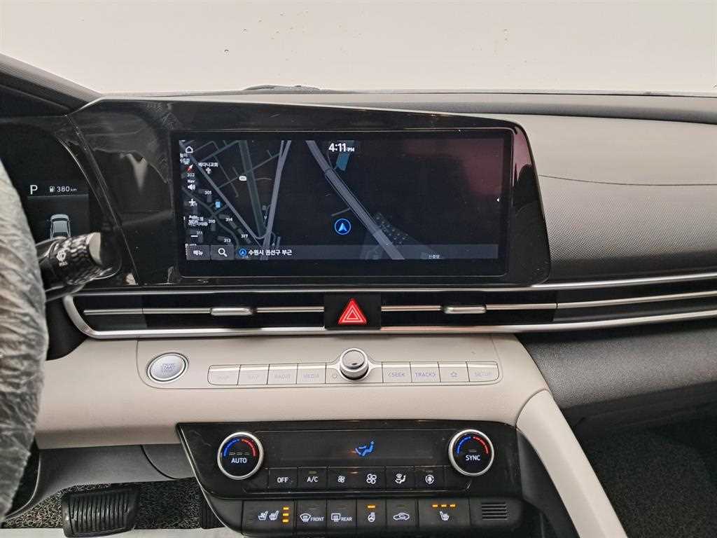 HYUNDAI Avante - Vista 9