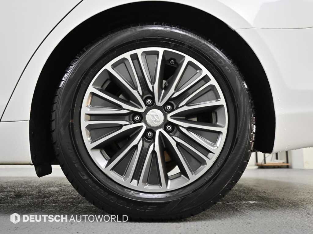 HYUNDAI Grandeur - Vista 5