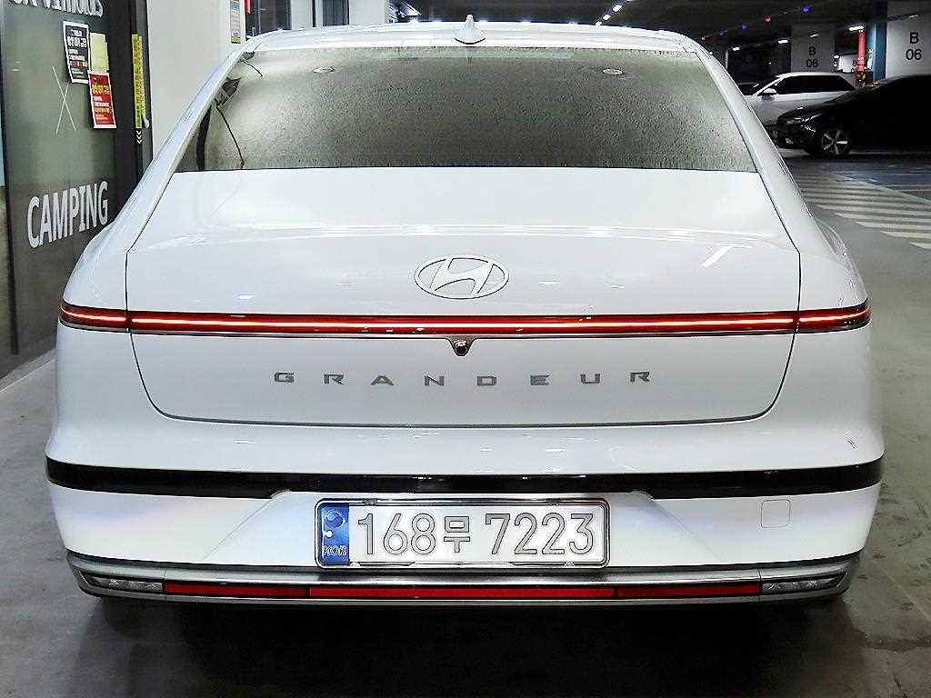 HYUNDAI Grandeur - Vista 5