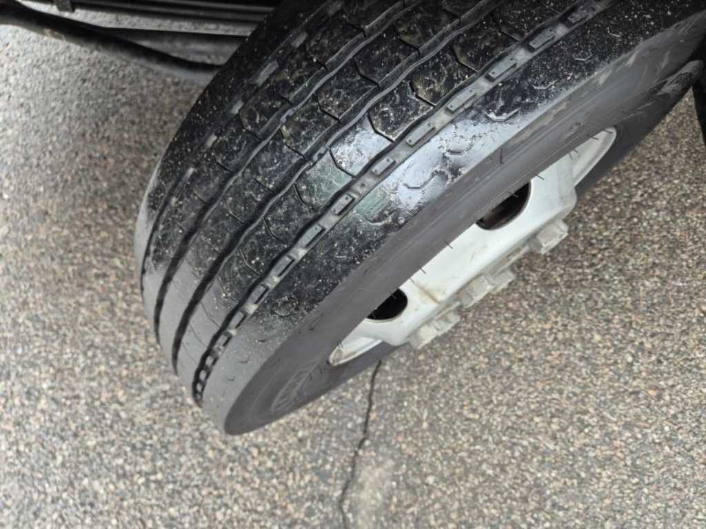 medium and large cargo truck - Vista 8