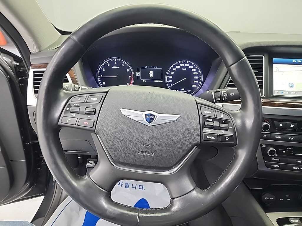 HYUNDAI Genesis - Vista 9