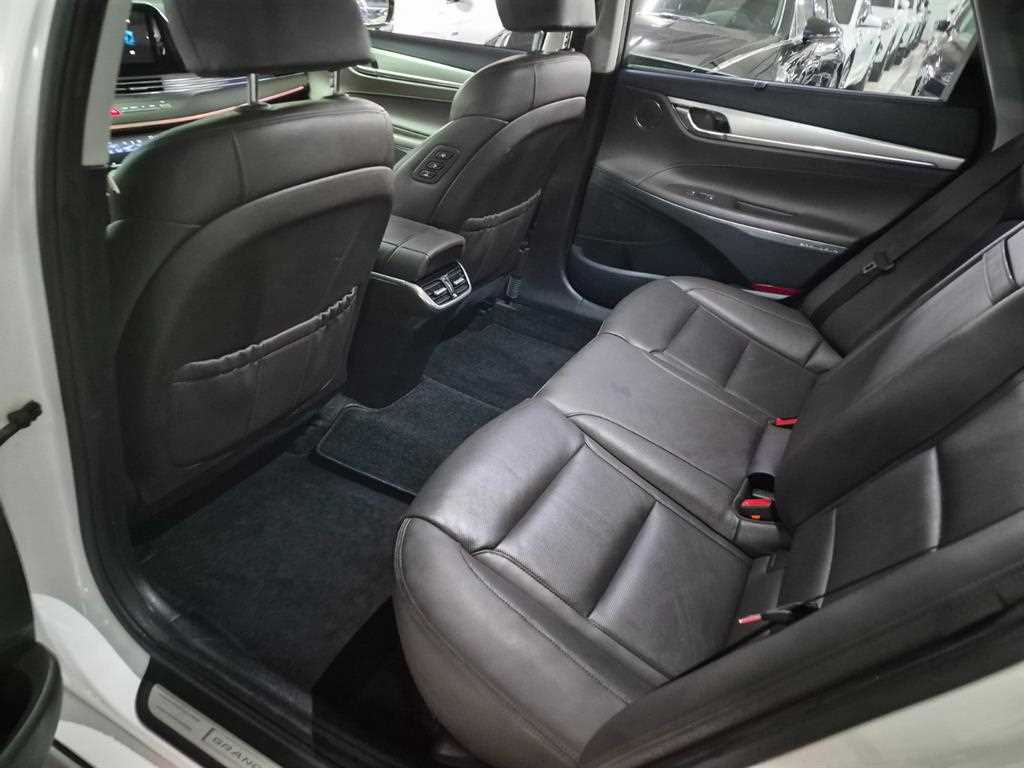 HYUNDAI Grandeur - Vista 9