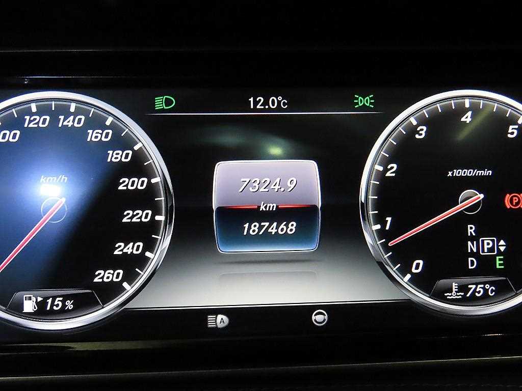 Mercedes Benz S Class - Vista 9