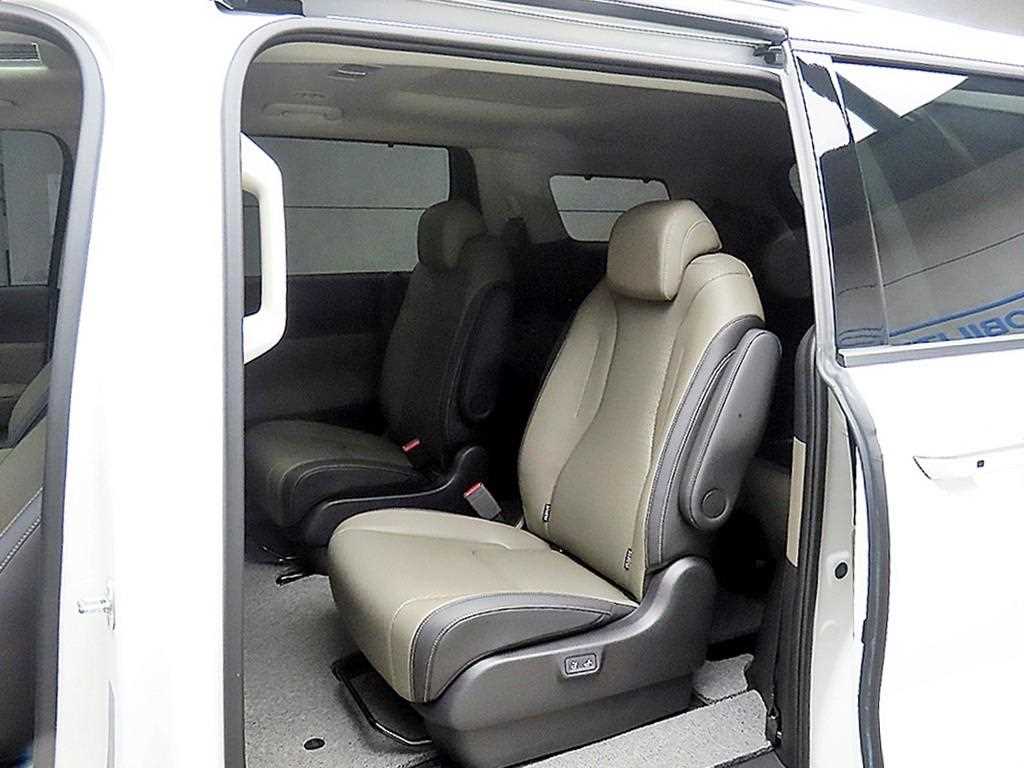 KIA Carnival - Vista 6