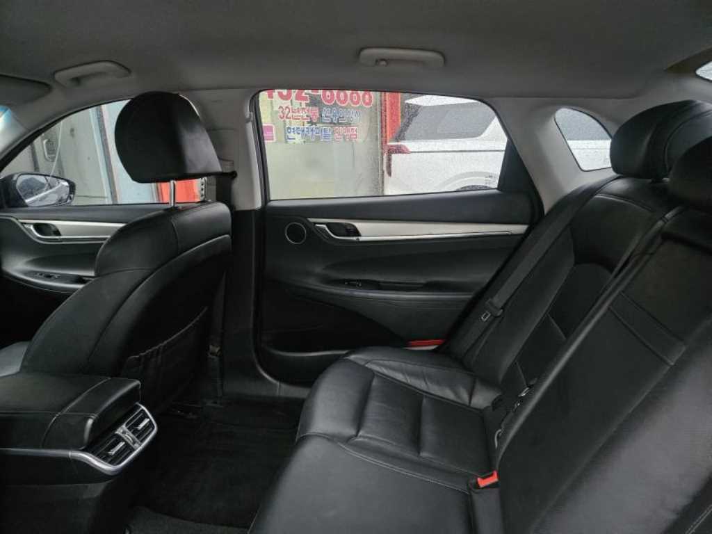 HYUNDAI Grandeur - Vista 9