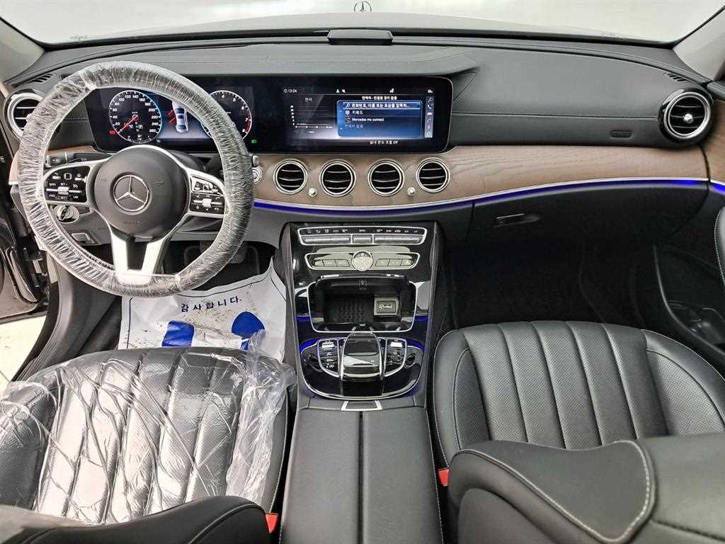 Mercedes Benz E class - Vista 6