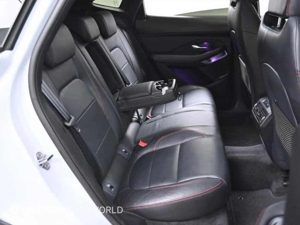 Jaguar E-PACE - Vista 12