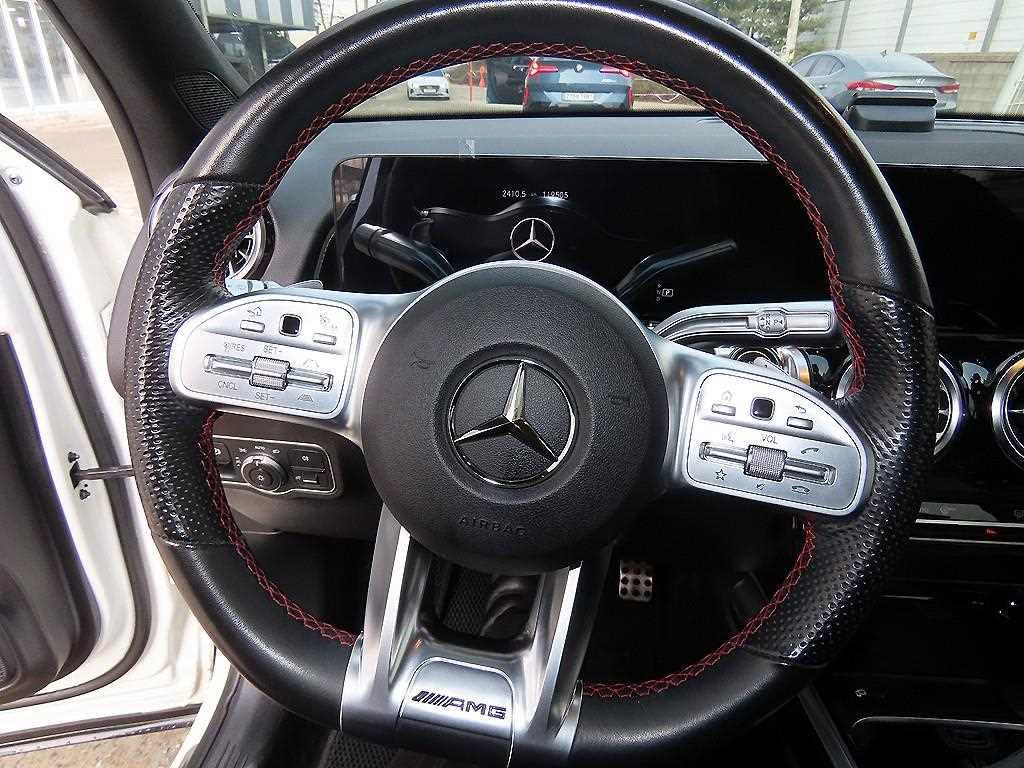 Mercedes Benz GLB Class - Vista 8