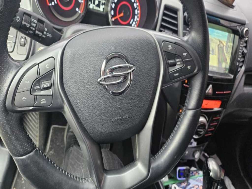 Ssangyong Tivoli - Vista 3