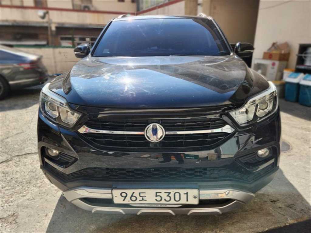 Ssangyong Rexton 2018 Negro - Importación desde Corea - HF Imports Iquique - Foto 1