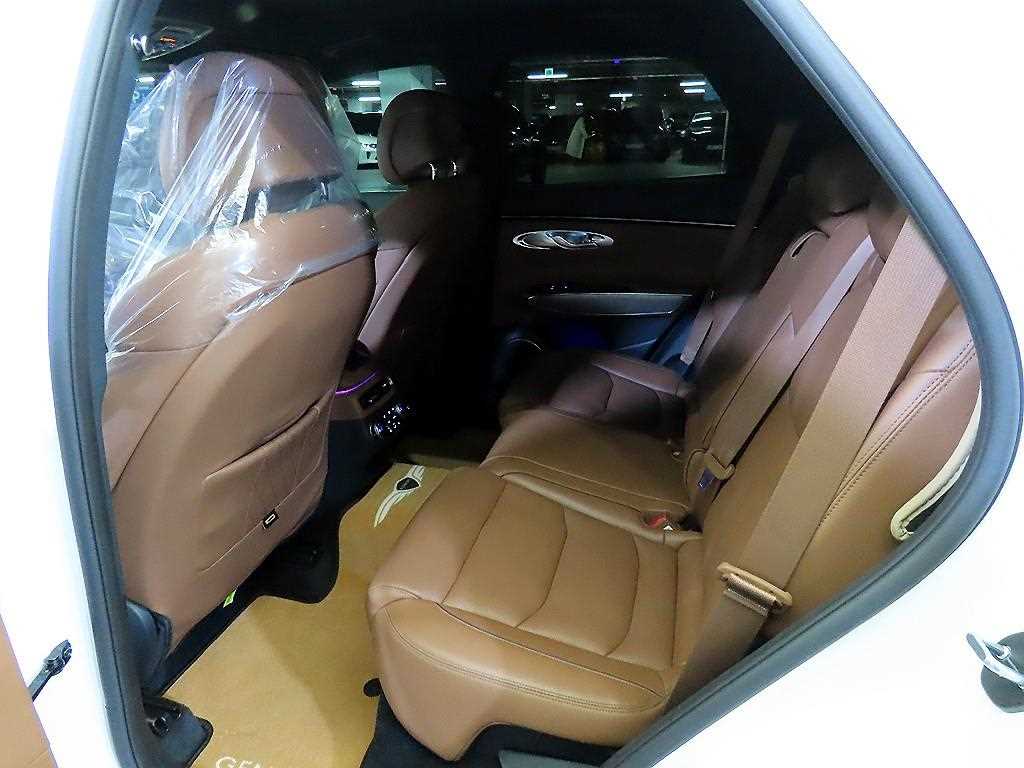 Genesis GV70 - Vista 7