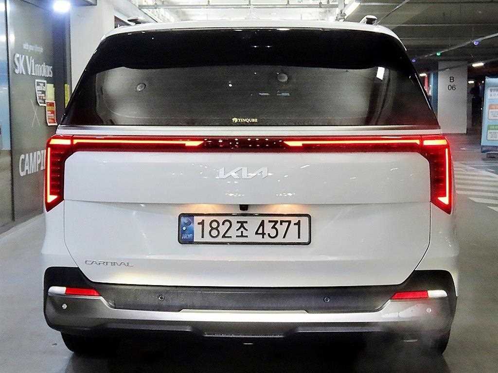 KIA Carnival - Vista 5