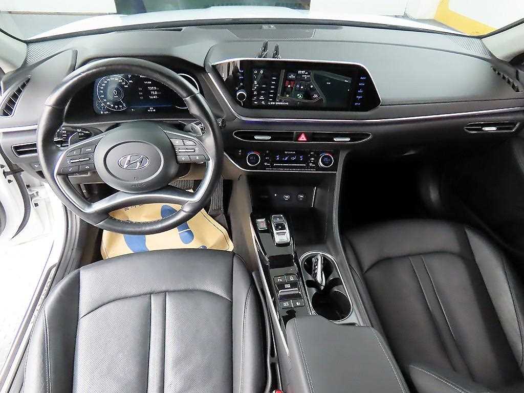 HYUNDAI Sonata - Vista 7