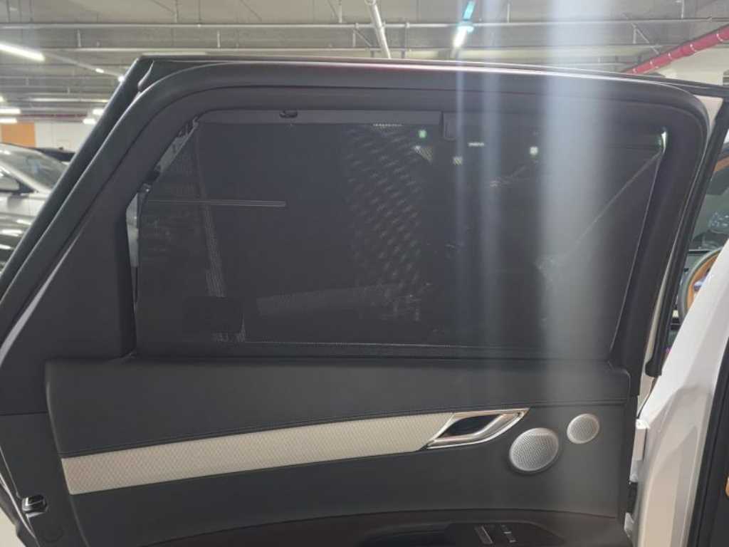 Genesis GV80 - Vista 8