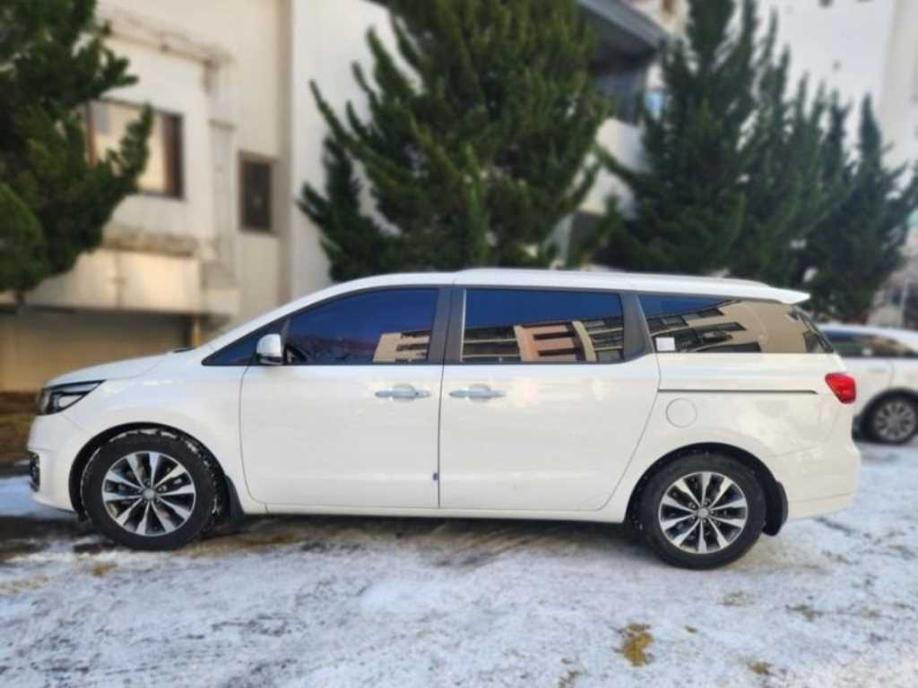 KIA Carnival - Vista 7
