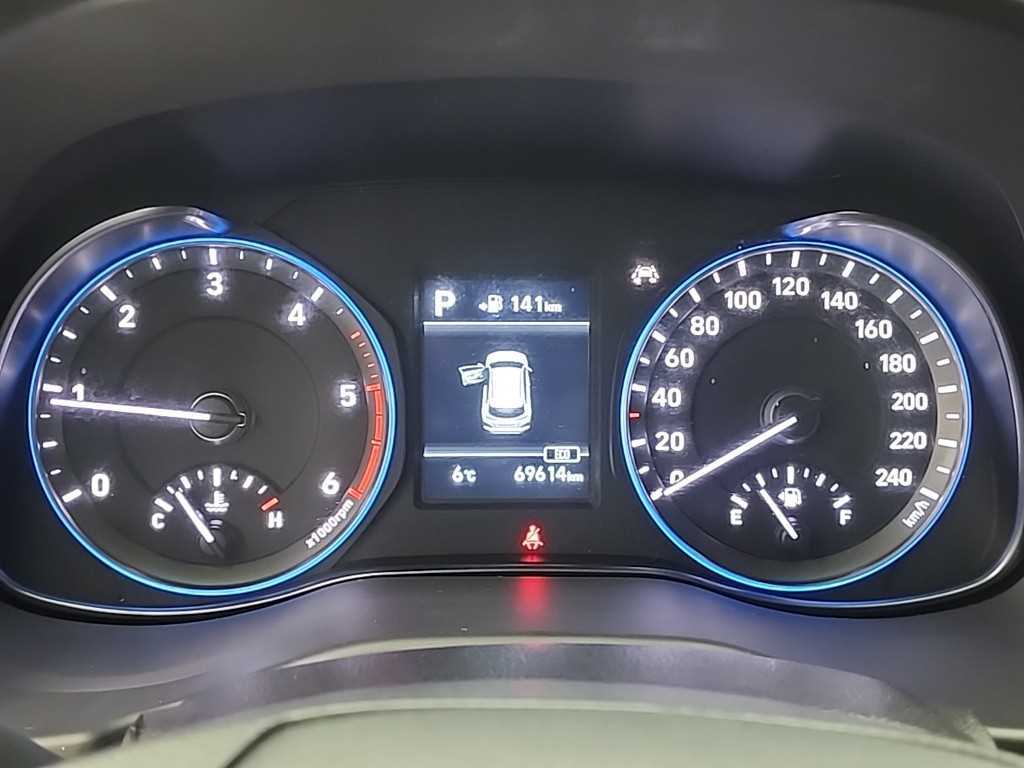 HYUNDAI Kona - Vista 6