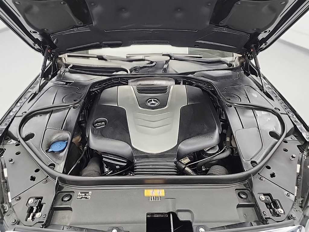 Mercedes Benz S Class - Vista 5