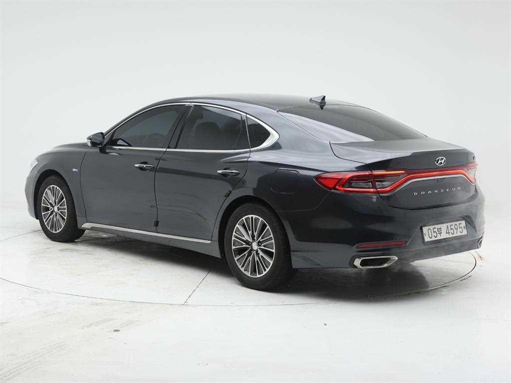 HYUNDAI Grandeur - Vista 4