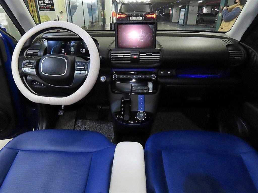 HYUNDAI Casper - Vista 10