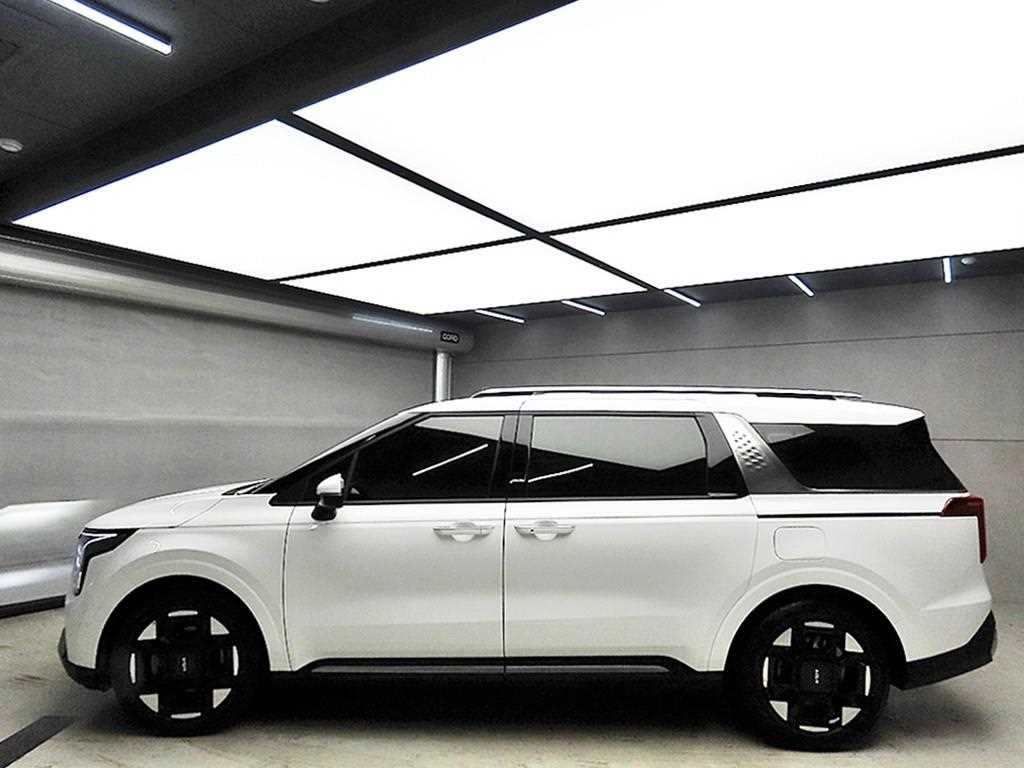 KIA Carnival - Vista 4