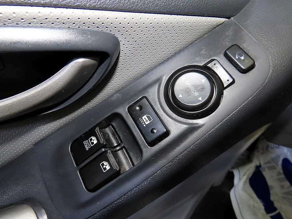 HYUNDAI Starex - Vista 12