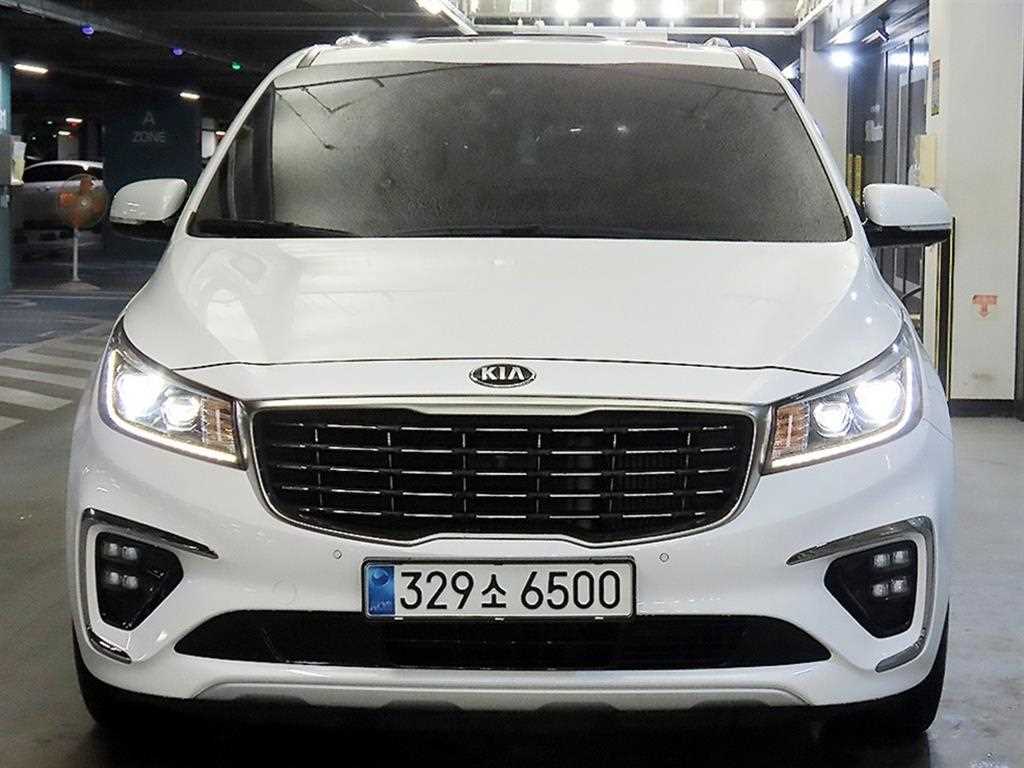 KIA Carnival - Vista 2