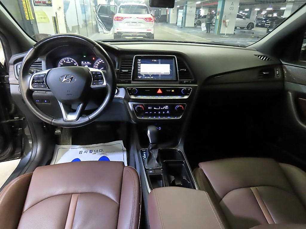 HYUNDAI Sonata - Vista 10