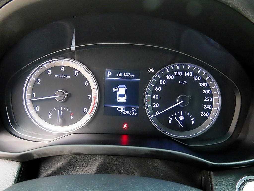 HYUNDAI Grandeur - Vista 9